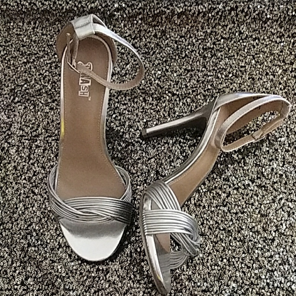 NIB Silver sandals